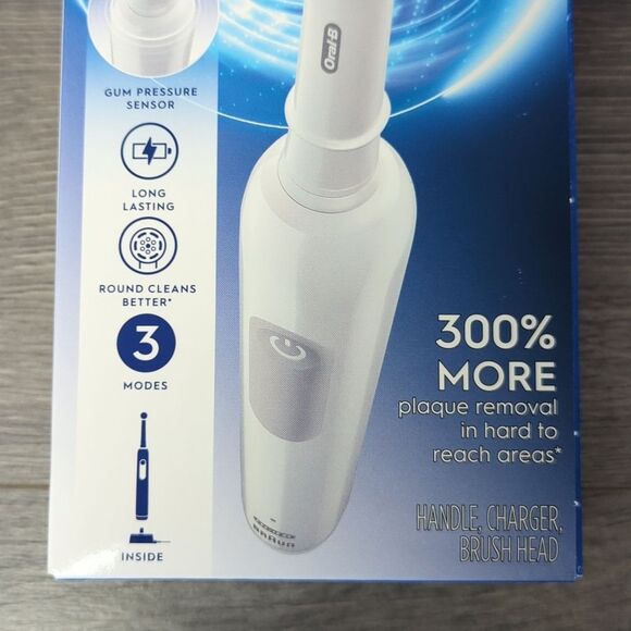 Oral-B Pro 1000 Rechargeable Toothbrush - Picture 3 of 5